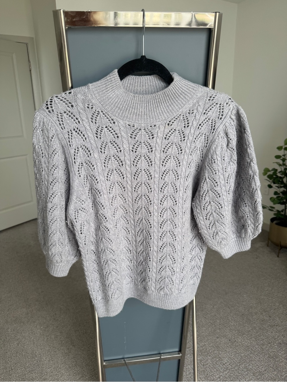 Tahari Gray Knit Mock-Neck Short Sleeve Sweater Small